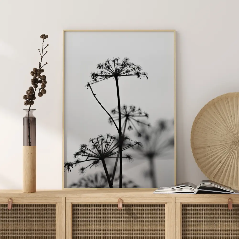 Cartaz de flores preto e branco