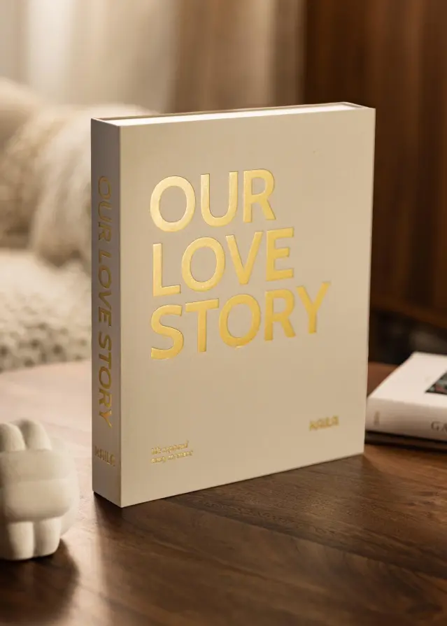 KAILA OUR LOVE story Creme - Coffee Table Photo Álbum (60 Preto Sidor)