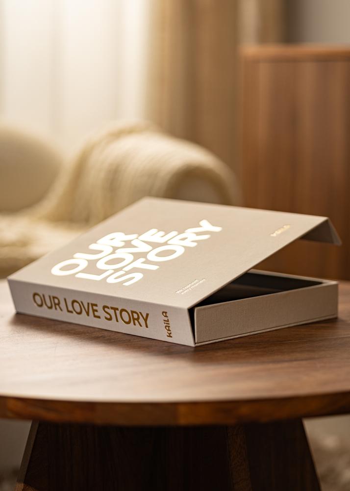 KAILA OUR LOVE story Creme - Coffee Table Photo Álbum (60 Preto Sidor)