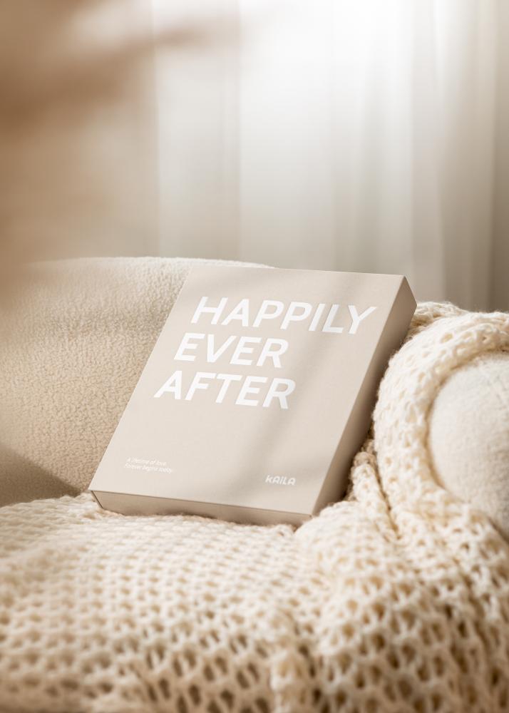 KAILA HAPPILY EVER AFTER Creme - Coffee Table Photo Álbum (60 Páginas pretas)