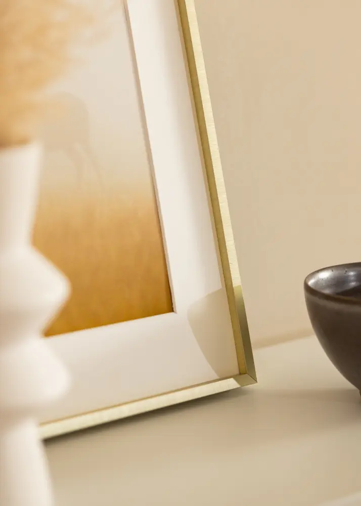 Moldura Nielsen Premium Alpha Escovado Dourado - Tamanho personalizável